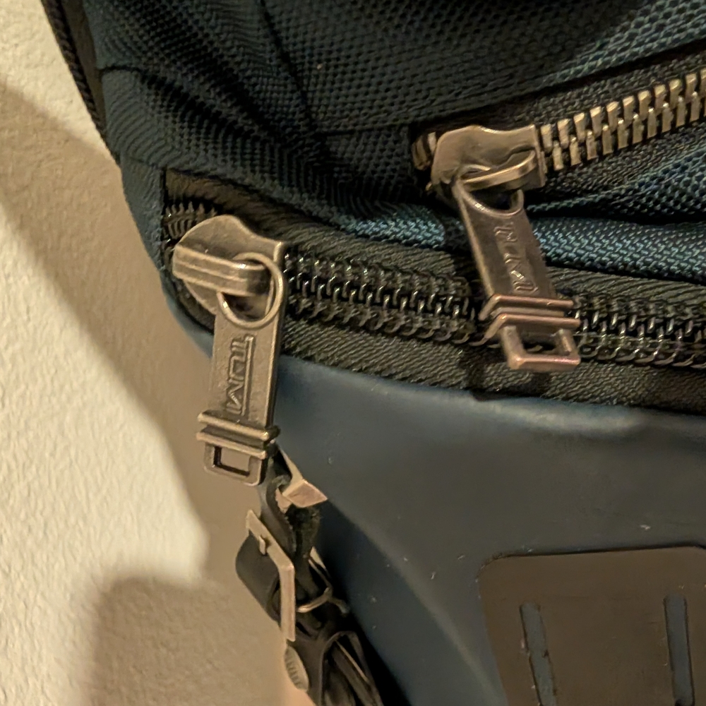 Tumi Alpha Bravo View 5